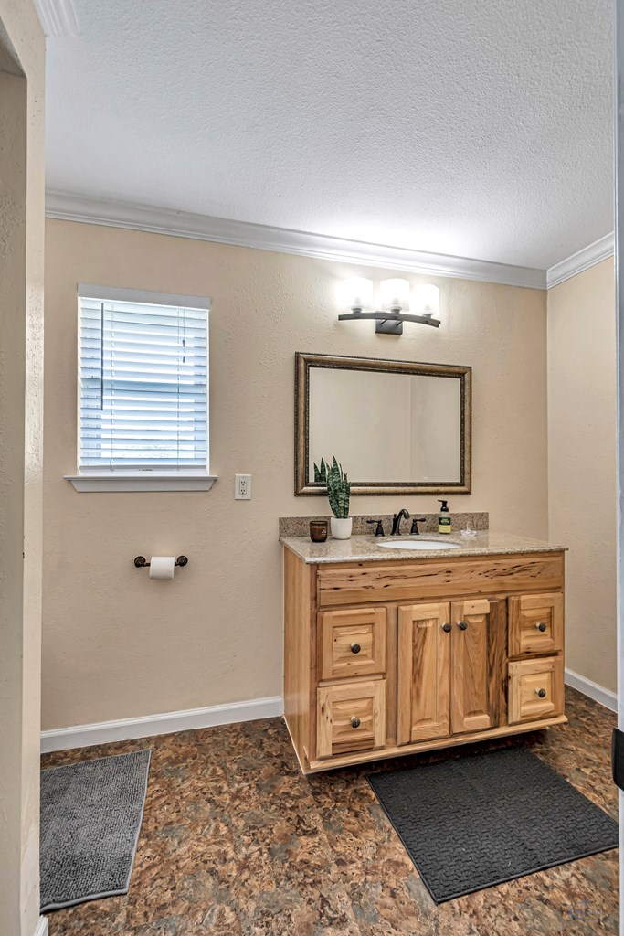 10807 E County Rd 105