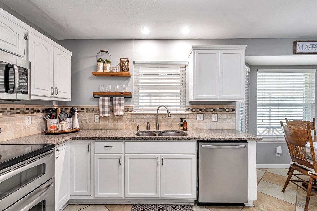 10807 E County Rd 105