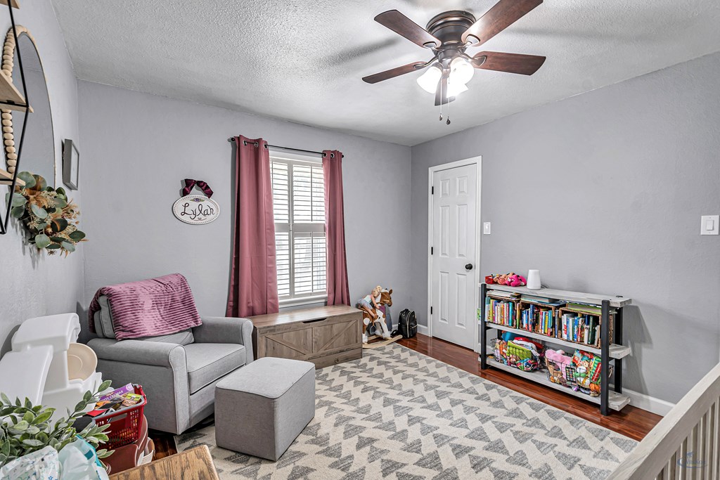 10807 E County Rd 105