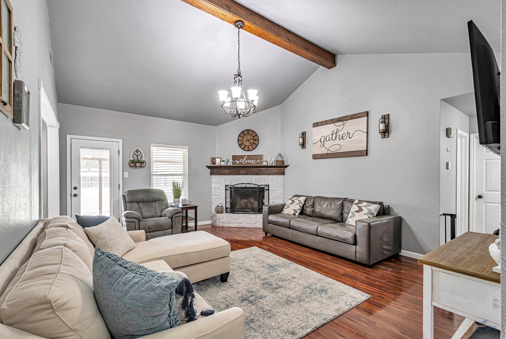 10807 E County Rd 105