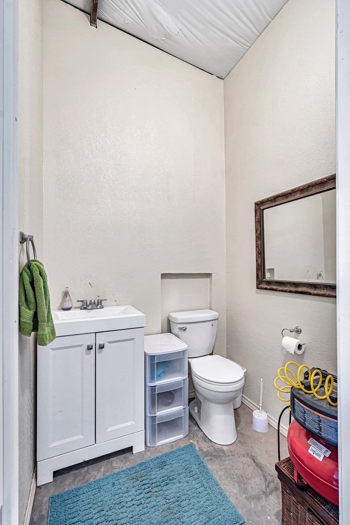 2611 Atasco Dr
