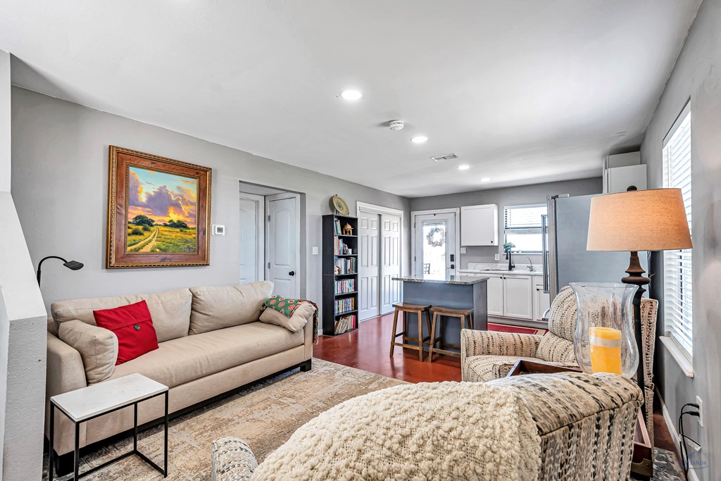 2611 Atasco Dr