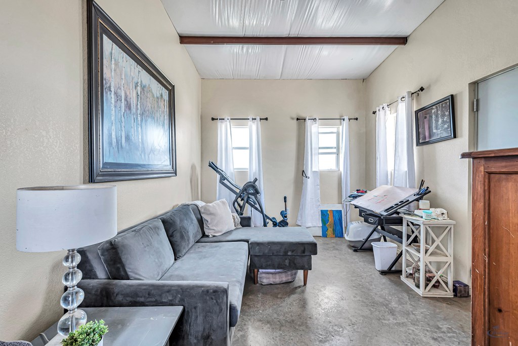 2611 Atasco Dr