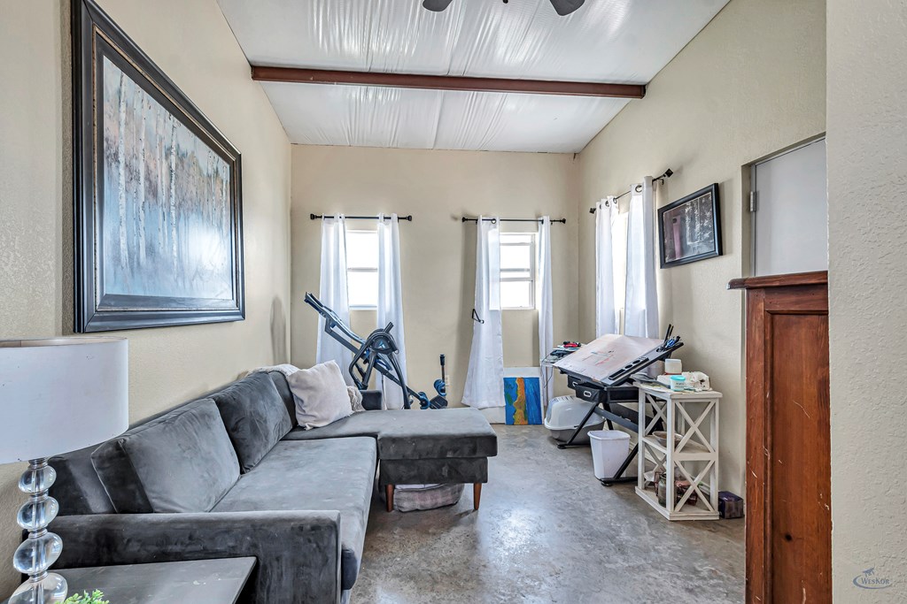 2611 Atasco Dr