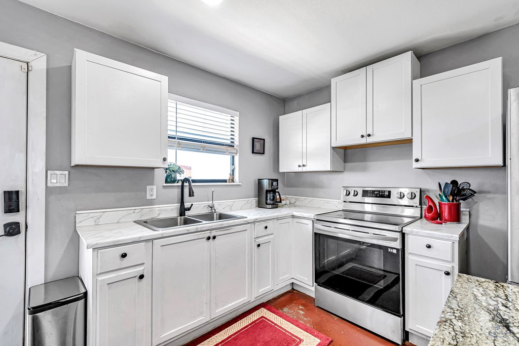 2611 Atasco Dr