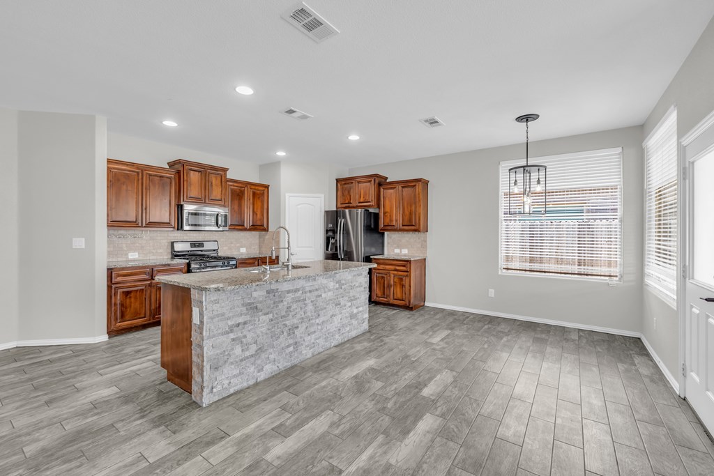 6610 Victory Parkway