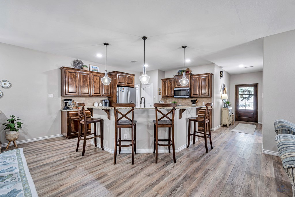 6016 Medina Dr