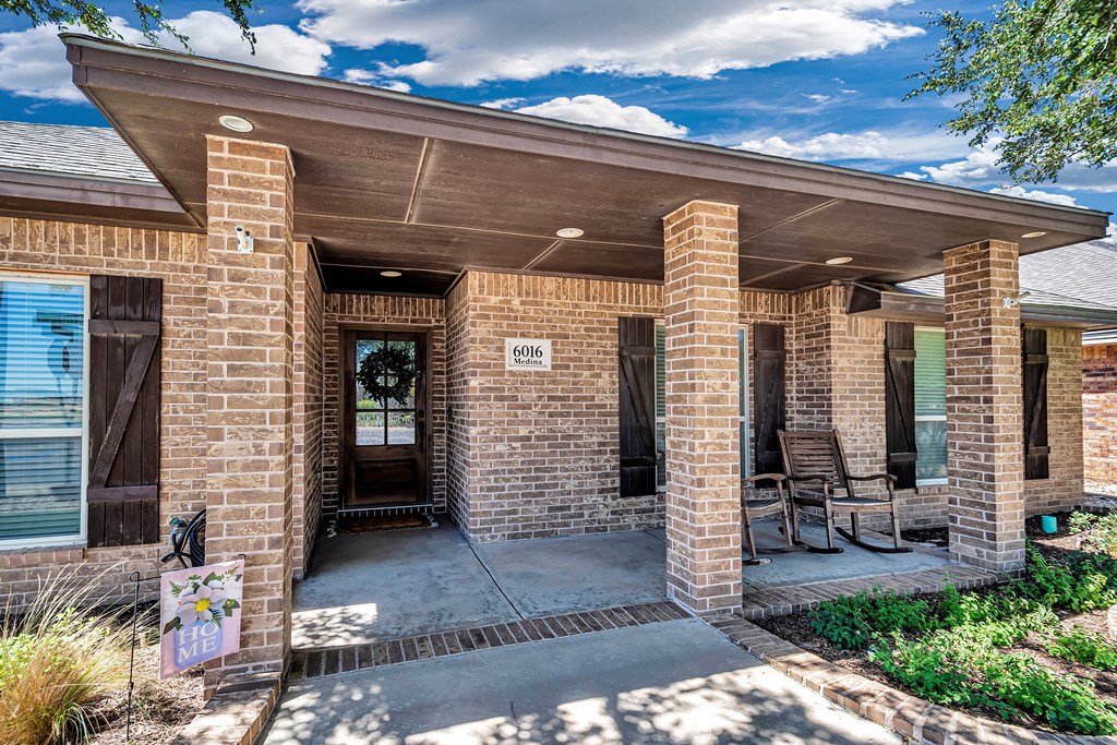 6016 Medina Dr