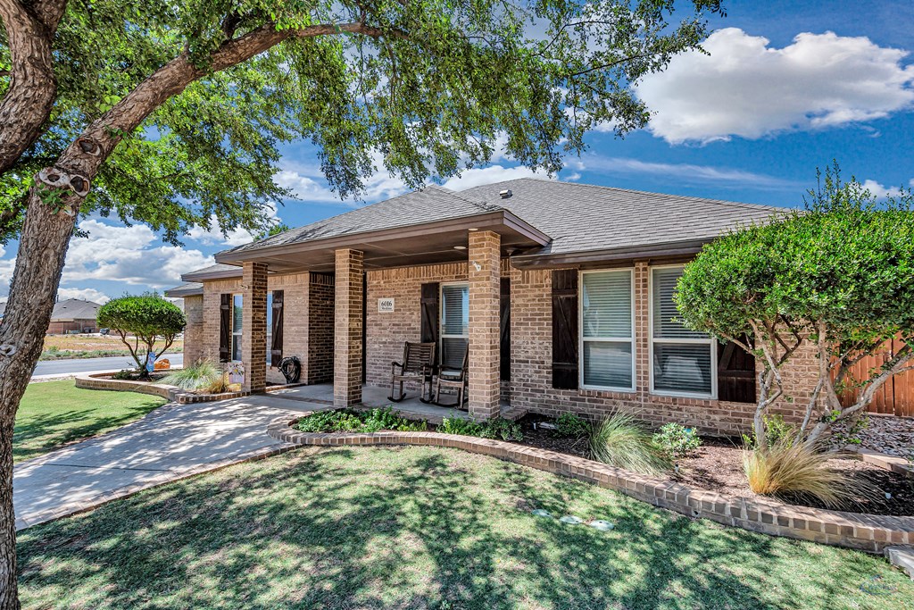6016 Medina Dr