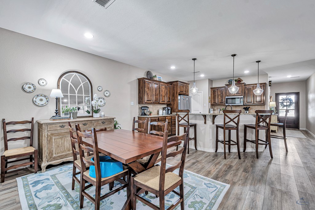 6016 Medina Dr