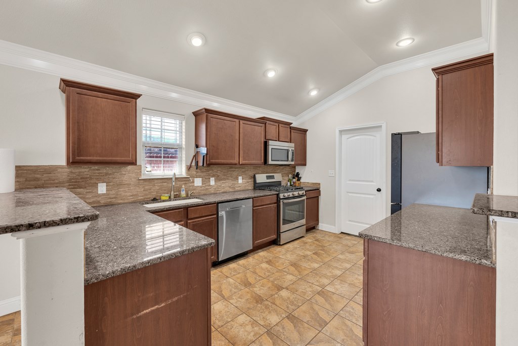 610 Dimaggio Ct