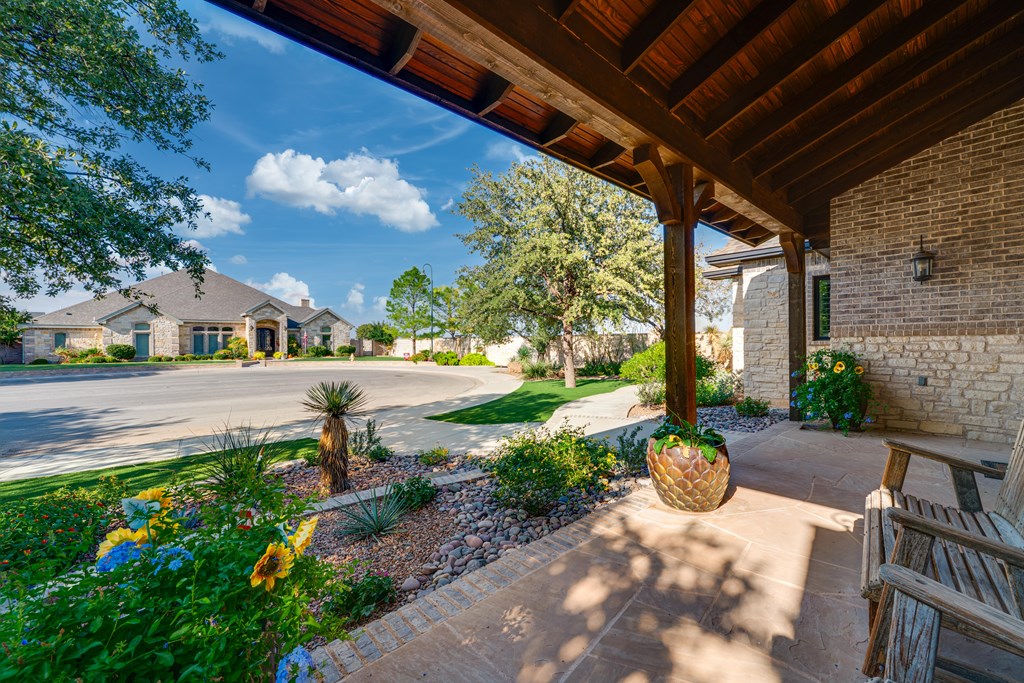 4101 Timberglen Circle