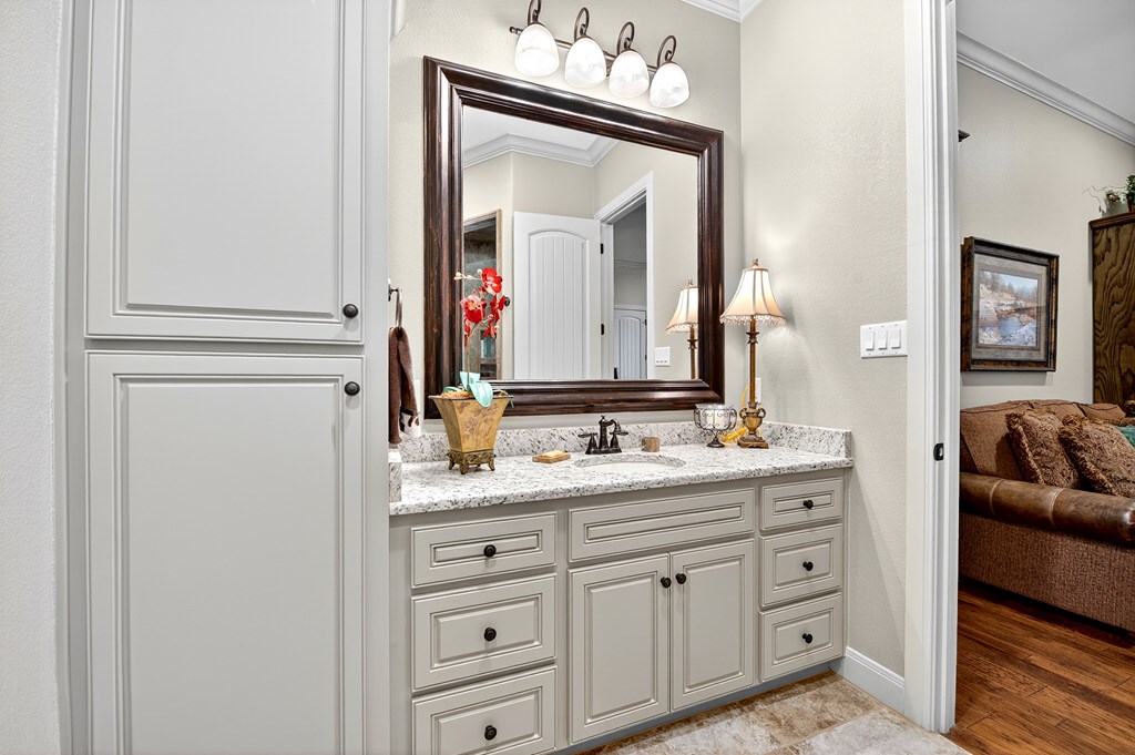 4101 Timberglen Circle