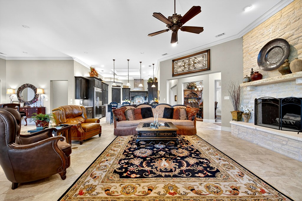 4101 Timberglen Circle