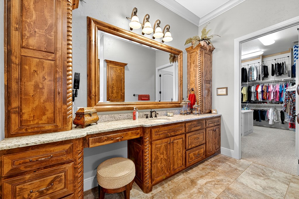 4101 Timberglen Circle