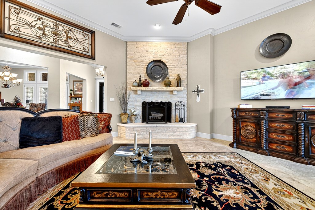 4101 Timberglen Circle
