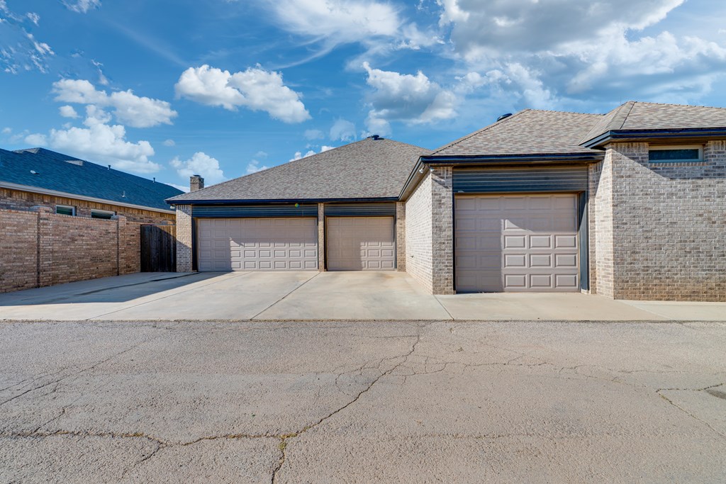 4101 Timberglen Circle