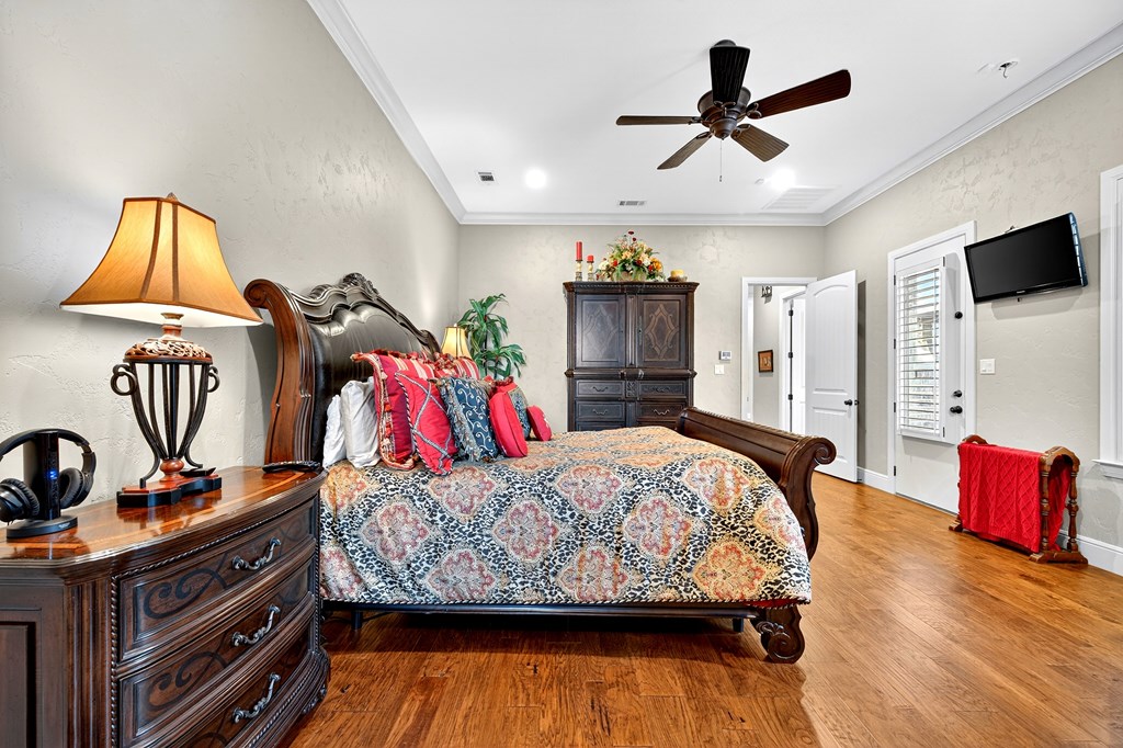 4101 Timberglen Circle