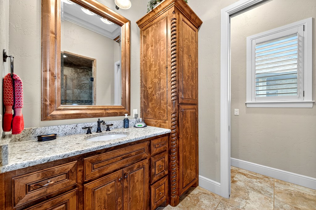 4101 Timberglen Circle