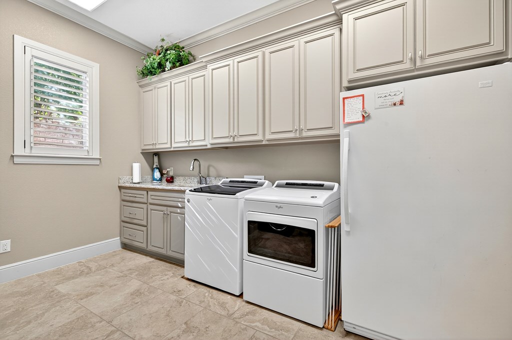4101 Timberglen Circle