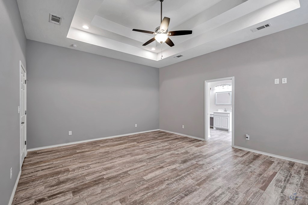 1907 N Fairgrounds Rd