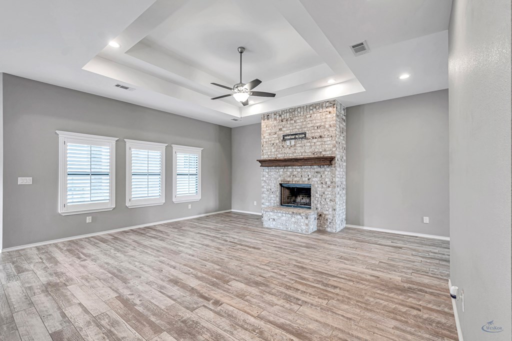 1907 N Fairgrounds Rd