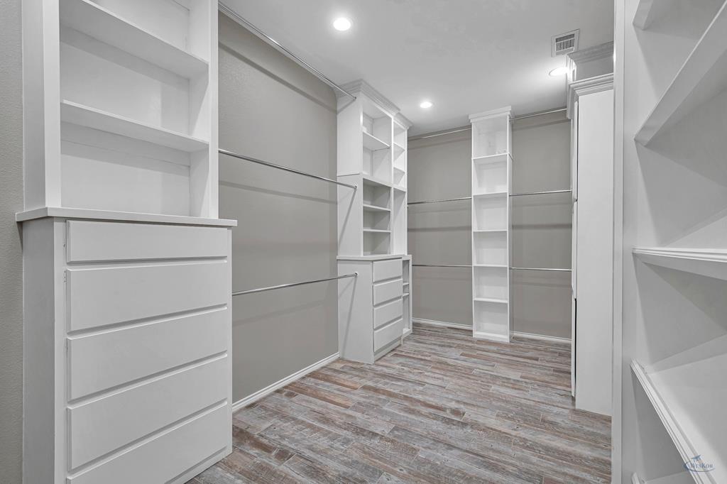 1907 N Fairgrounds Rd