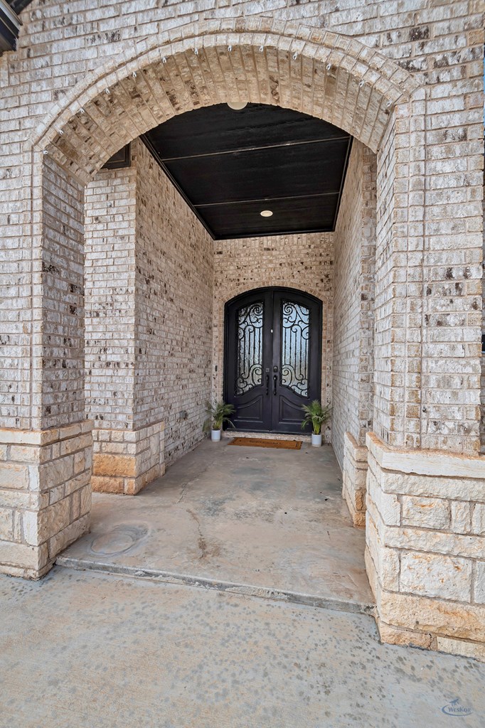 1907 N Fairgrounds Rd