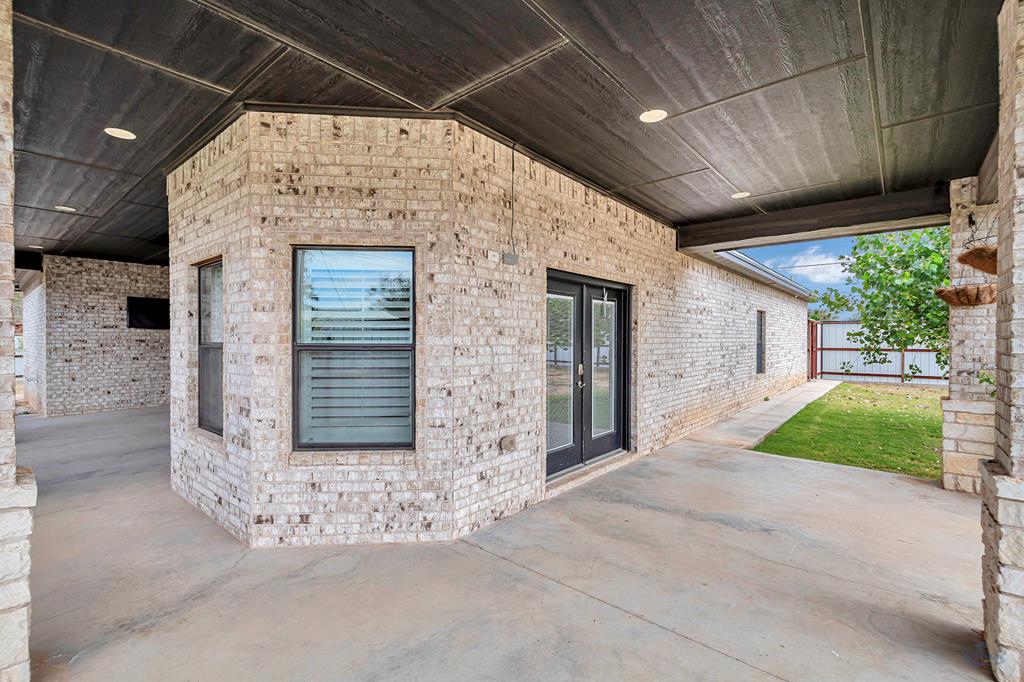 1907 N Fairgrounds Rd