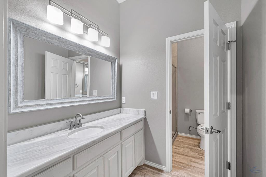 1907 N Fairgrounds Rd