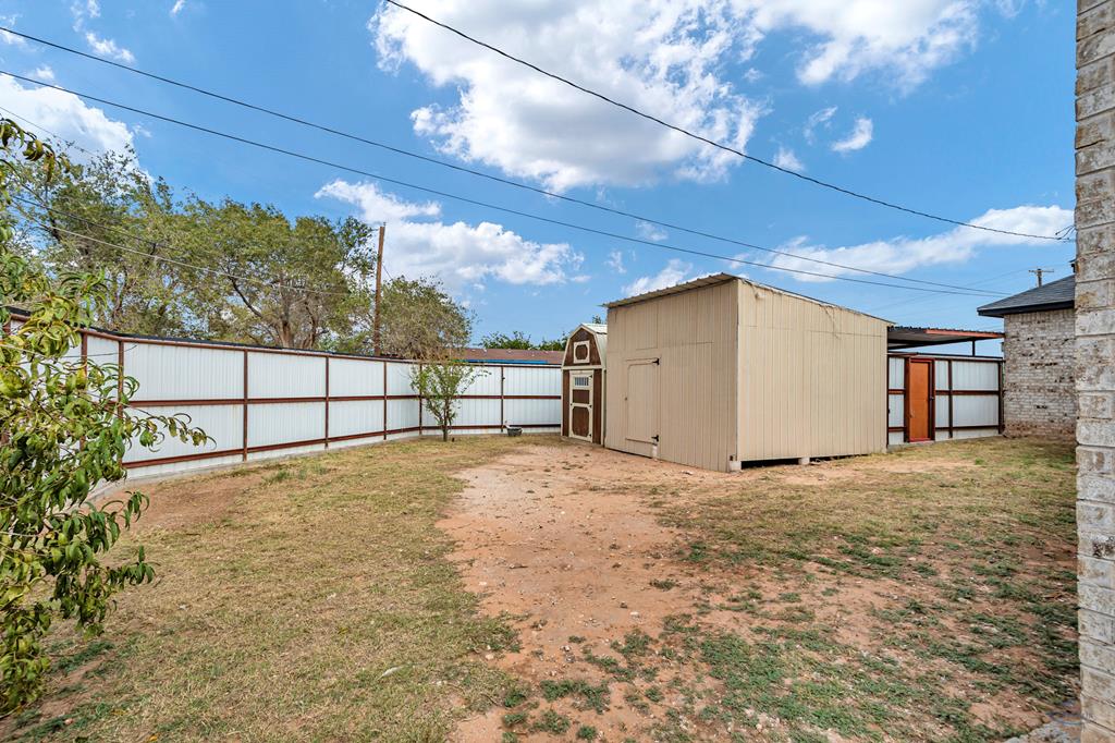 1907 N Fairgrounds Rd