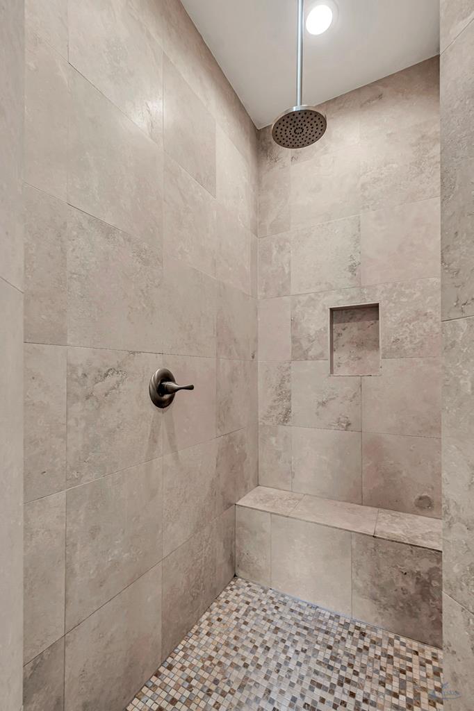 1907 N Fairgrounds Rd