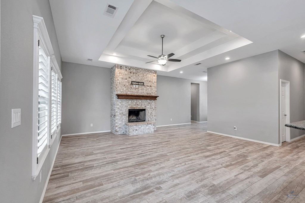 1907 N Fairgrounds Rd