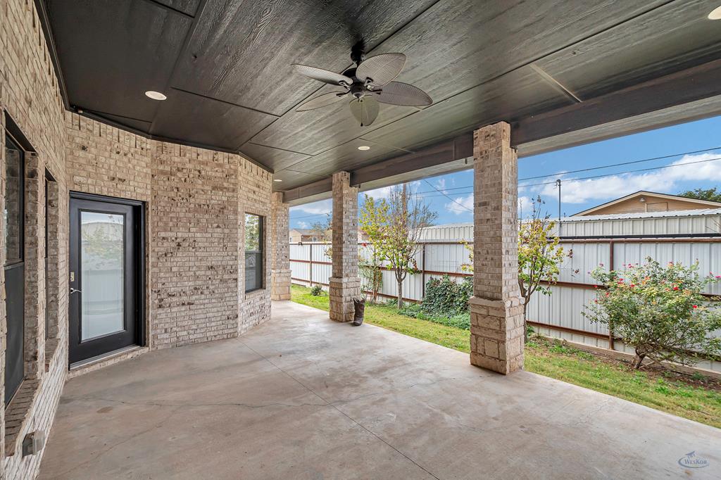 1907 N Fairgrounds Rd