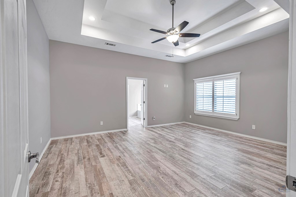 1907 N Fairgrounds Rd