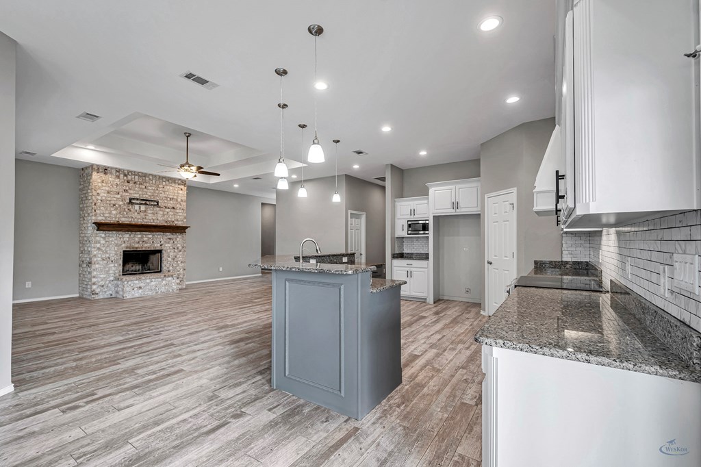 1907 N Fairgrounds Rd