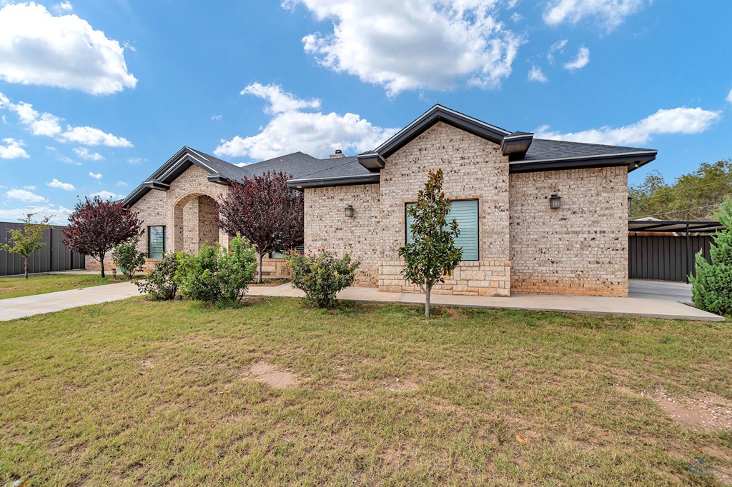 1907 N Fairgrounds Rd