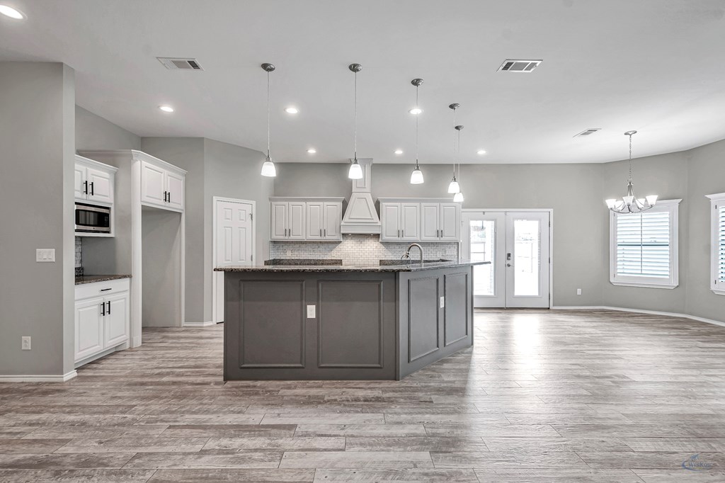 1907 N Fairgrounds Rd