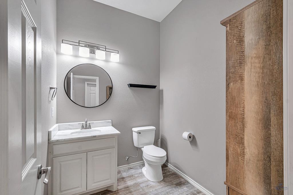 1907 N Fairgrounds Rd