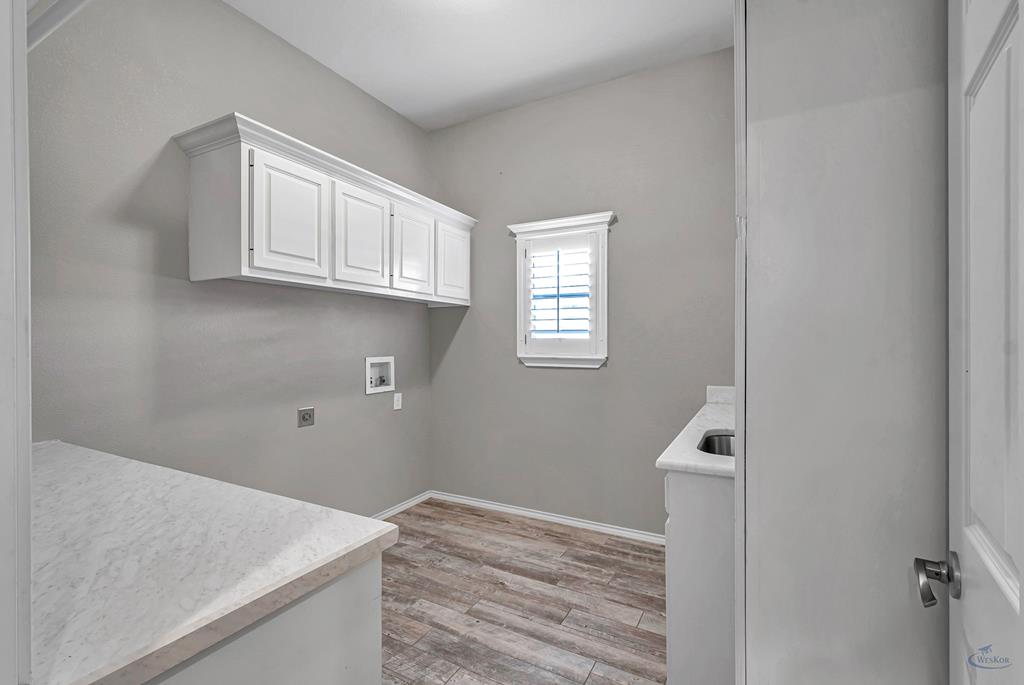 1907 N Fairgrounds Rd