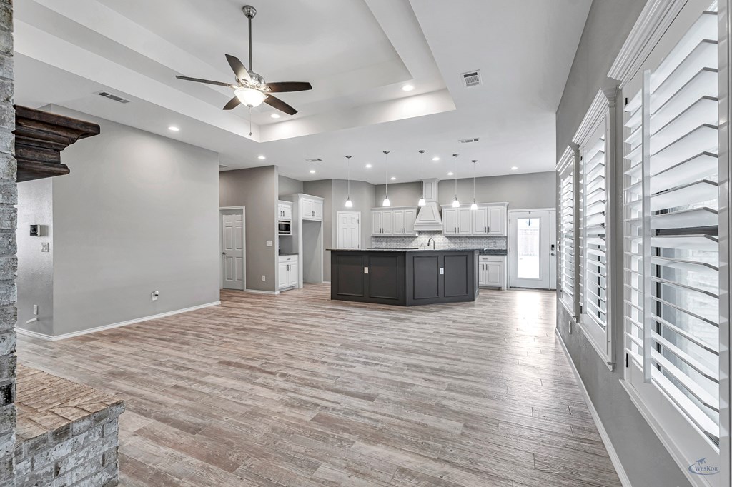 1907 N Fairgrounds Rd