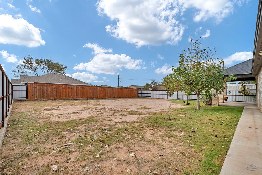 1907 N Fairgrounds Rd