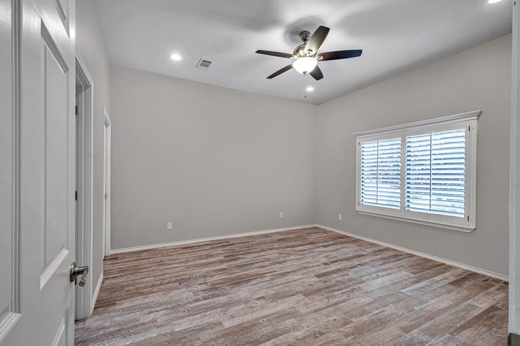 1907 N Fairgrounds Rd