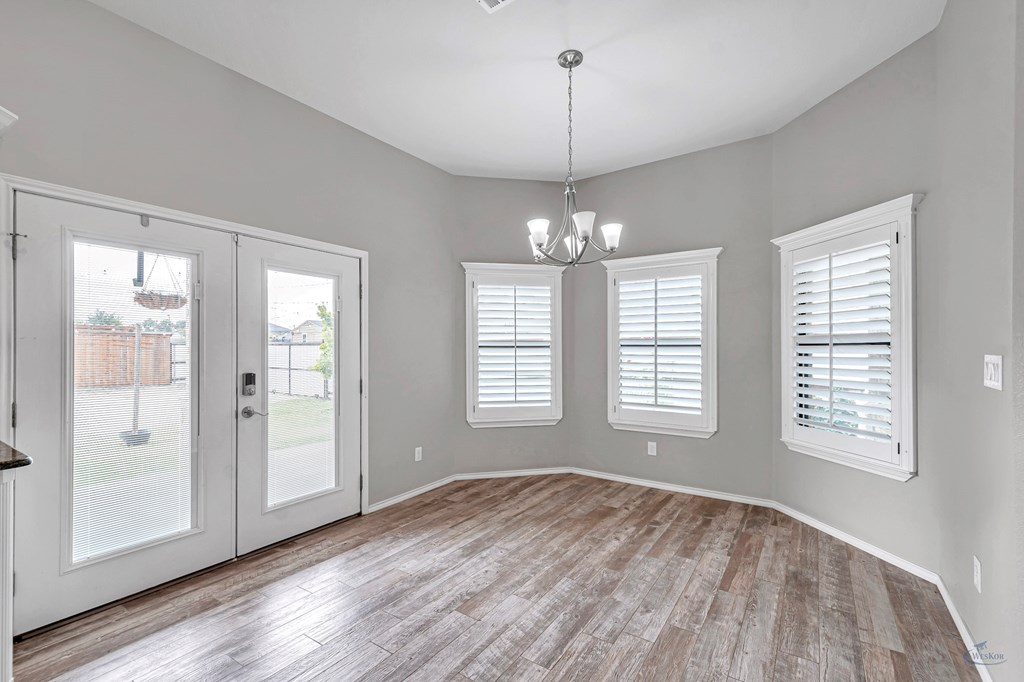 1907 N Fairgrounds Rd