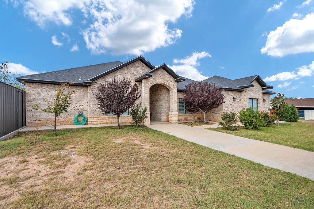 1907 N Fairgrounds Rd