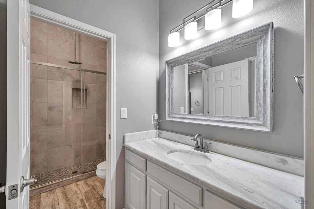 1907 N Fairgrounds Rd