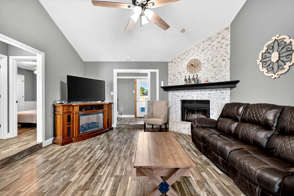 10601 E County Rd 105