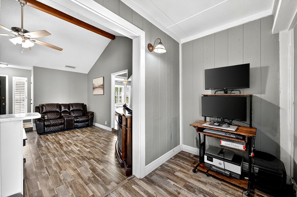 10601 E County Rd 105