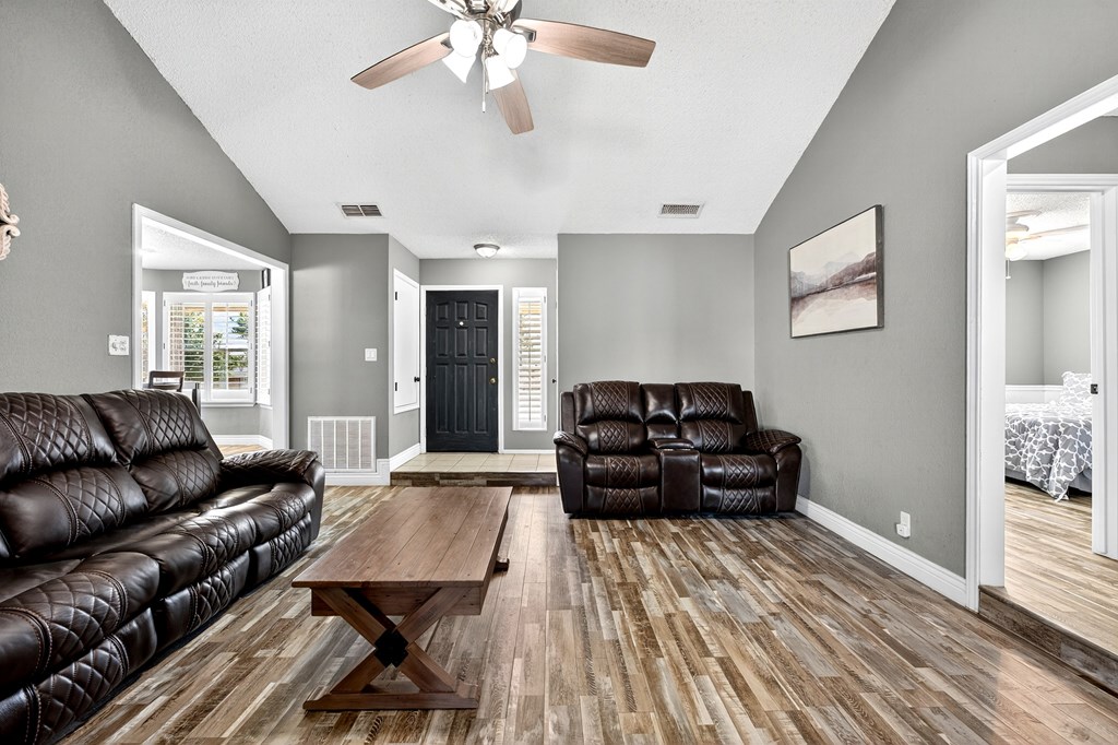 10601 E County Rd 105