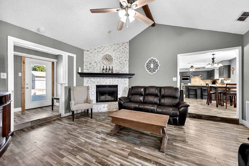 10601 E County Rd 105